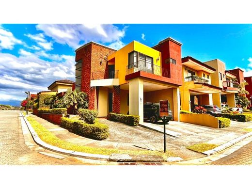Complexos residenciais - Belén, Carrillo