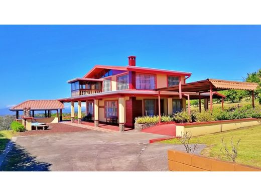 Alajuela, Cantón de Alajuelaの高級住宅