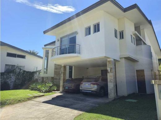 Luxury home in Escazú, Provincia de San José