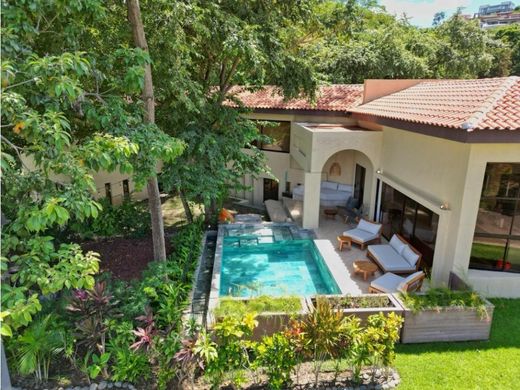 Luxury home in Playas del Coco, Carrillo