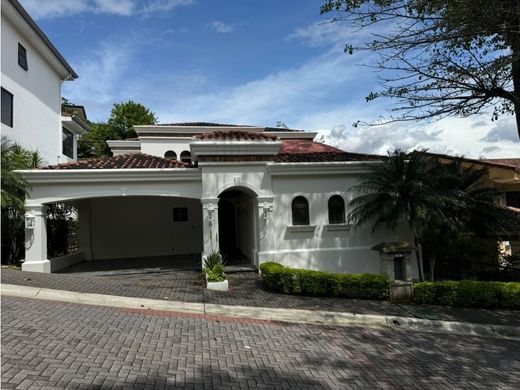 Casa di lusso a Escazú, Provincia de San José