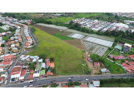 Grond in San Rafael, Provincia de Cartago