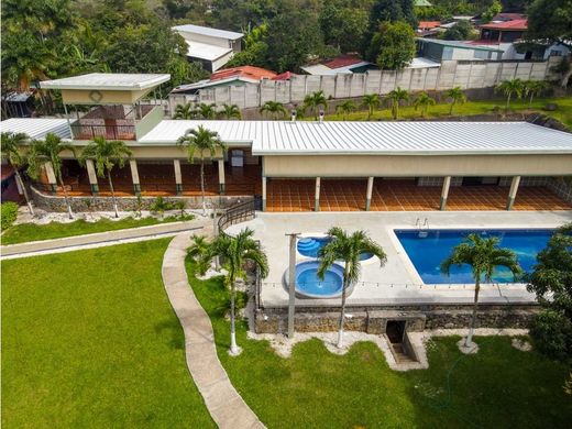 Edificio en La Garita, Cantón de Alajuela