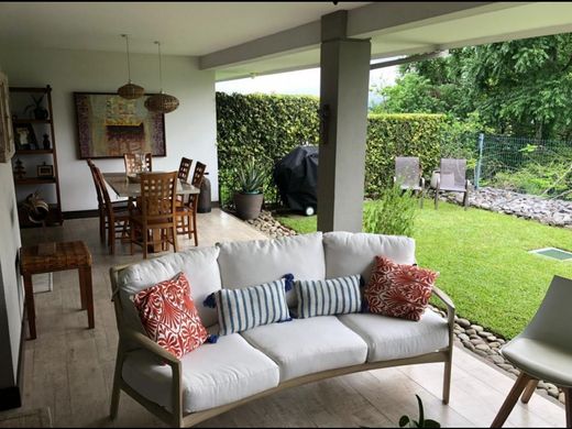 منزل ﻓﻲ Escazú, Provincia de San José