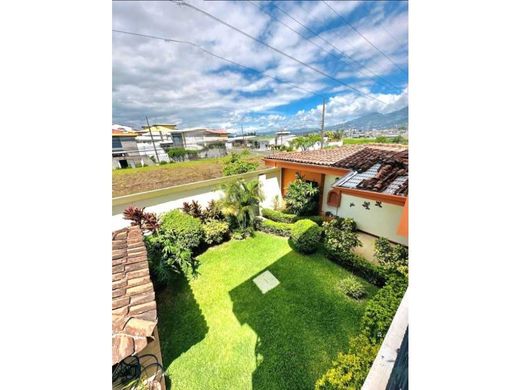 Luksusowy dom w Belén, Carrillo