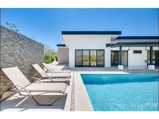 منزل ﻓﻲ Tamarindo, Santa Cruz