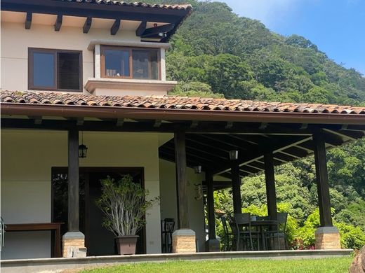 Luxury home in Santa Ana, Provincia de San José