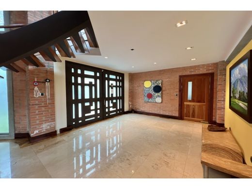 Casa di lusso a Escazú, Provincia de San José