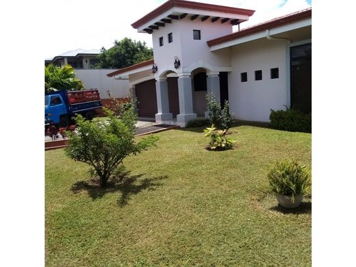 Luxury home in Turrialba, Provincia de Cartago