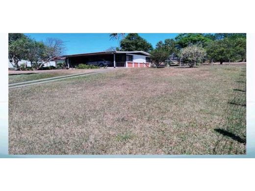 Terreno en San Ramón, Provincia de Alajuela