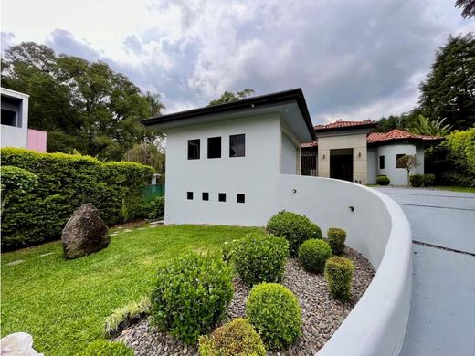 Luxury home in San Rafael, Carrillo