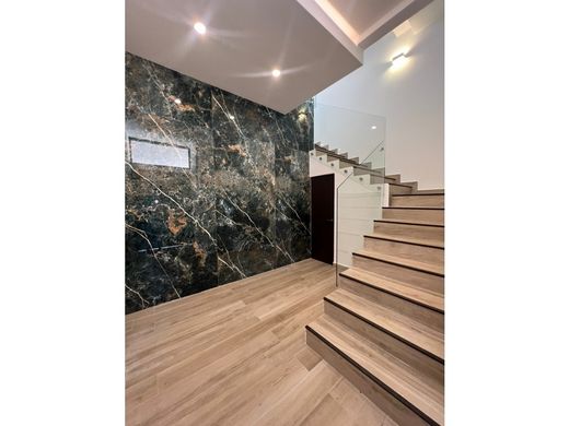 Luxury home in Santa Ana, Provincia de San José