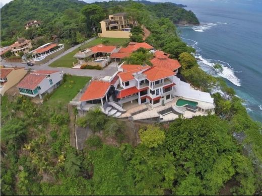 Luxury home in Herradura, Garabito