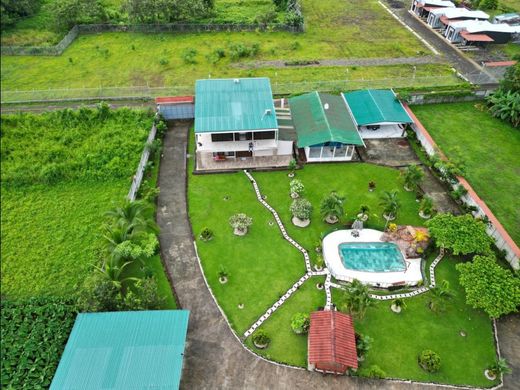 Casa rural / Casa de pueblo en La Fortuna, Bagaces