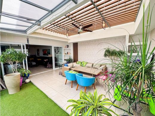 Casa di lusso a Escazú, Provincia de San José