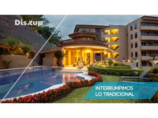 Apartment / Etagenwohnung in Escazú, Provincia de San José