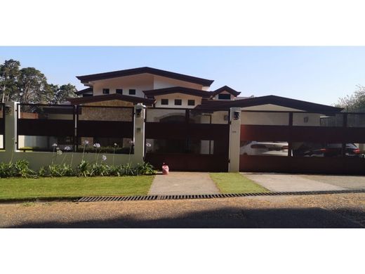 Casa de lujo en San Rafael, Provincia de Heredia