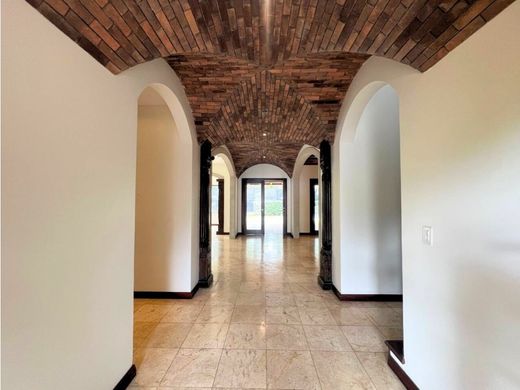 Luxury home in Santa Ana, Provincia de San José