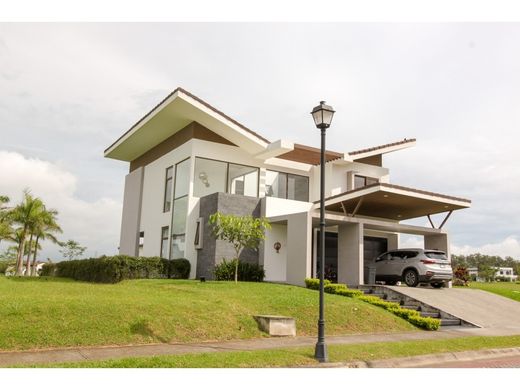 Luksusowy dom w Guácima, Cantón de Alajuela