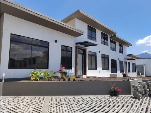 Luxe woning in Santa Ana, Provincia de San José