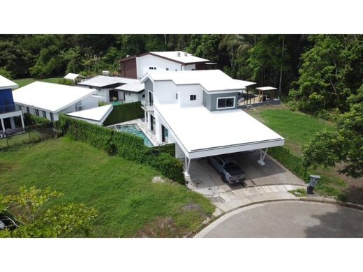 호화 저택 / Herradura, Garabito