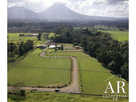 Land in La Fortuna, Bagaces