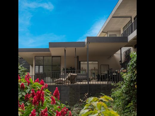 Luxury home in Escazú, Provincia de San José