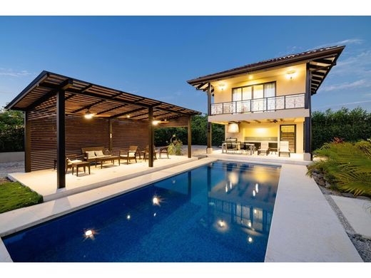 منزل ﻓﻲ Tamarindo, Santa Cruz