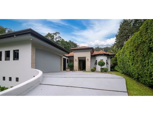 Luxury home in San Rafael, Provincia de Heredia
