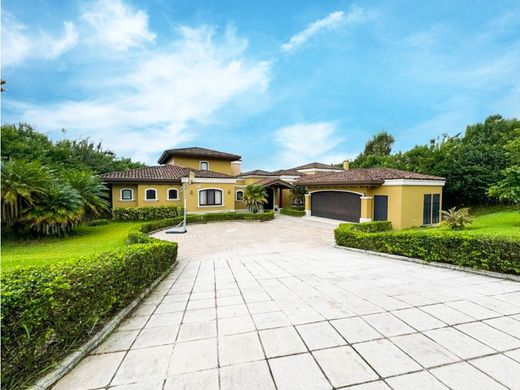 Элитный дом, Curridabat, Provincia de San José