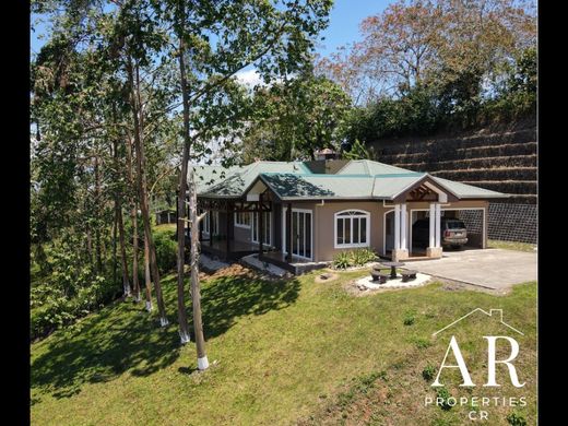 Luxury home in Florencia, Turrialba