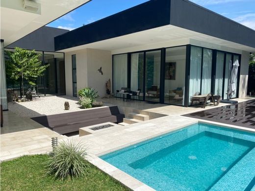 Luxury home in Santa Ana, Provincia de San José