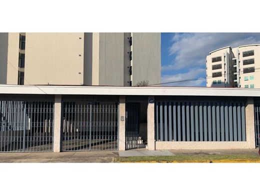 Luxe woning in San José, Cantón de San José