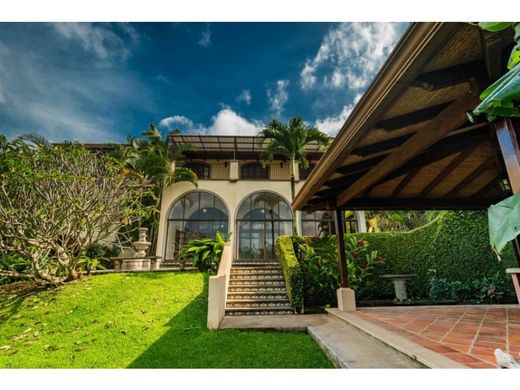 Luxury home in Santa Ana, Provincia de San José