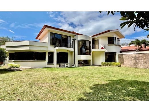 Luxury home in Escazú, Provincia de San José