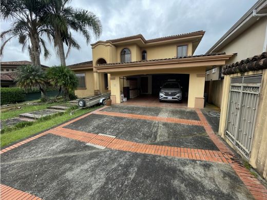 Luxury home in San Josecito, San Isidro