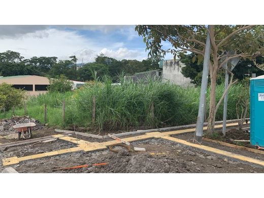 Curridabat, Provincia de San Joséの土地