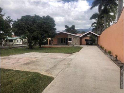 Casa de lujo en Santa Ana, Provincia de San José