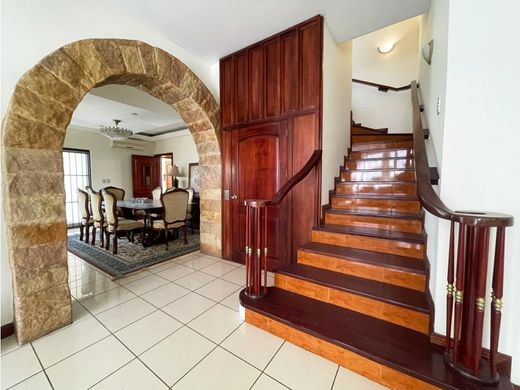 Casa de lujo en Santa Ana, Provincia de San José