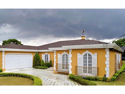 Luxury home in Escazú, Provincia de San José