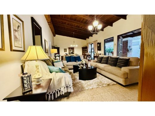 Luxury home in Curridabat, Provincia de San José