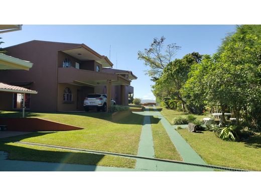 Maison de luxe à San José, Cantón de San José