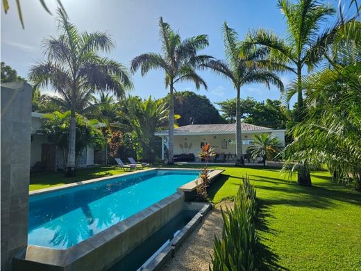 Luxury home in Tamarindo, Santa Cruz