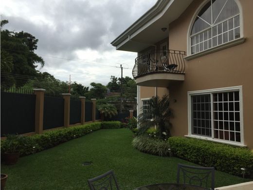 Luxury home in Curridabat, Provincia de San José