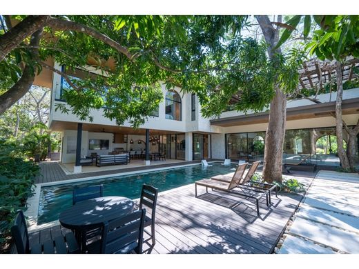 Luxury home in Tamarindo, Santa Cruz