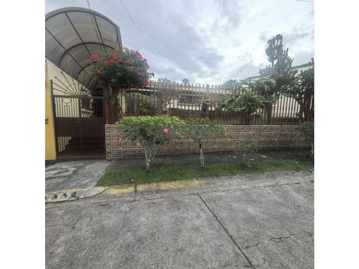 Luxury home in Curridabat, Provincia de San José