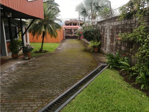 ‏בתי יוקרה ב  Echeverría, Flores