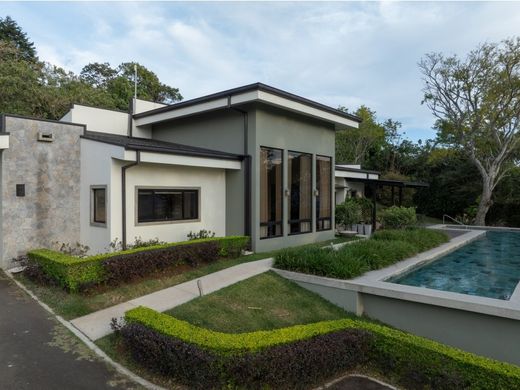 Luxury home in Barva, Provincia de Heredia