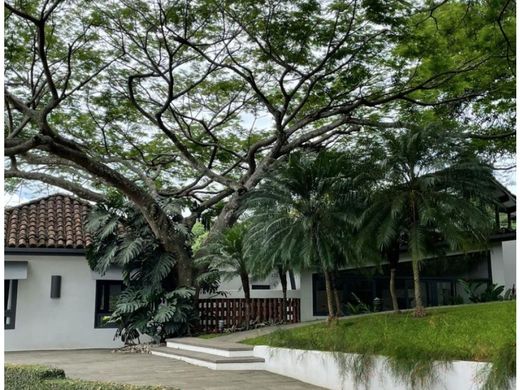 호화 저택 / Santa Ana, Provincia de San José