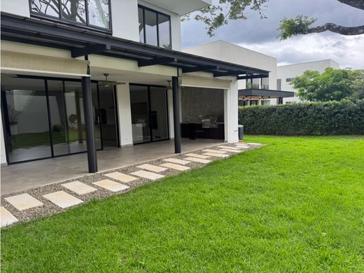 Santa Ana, Provincia de San Joséのアパートメント・コンプレックス